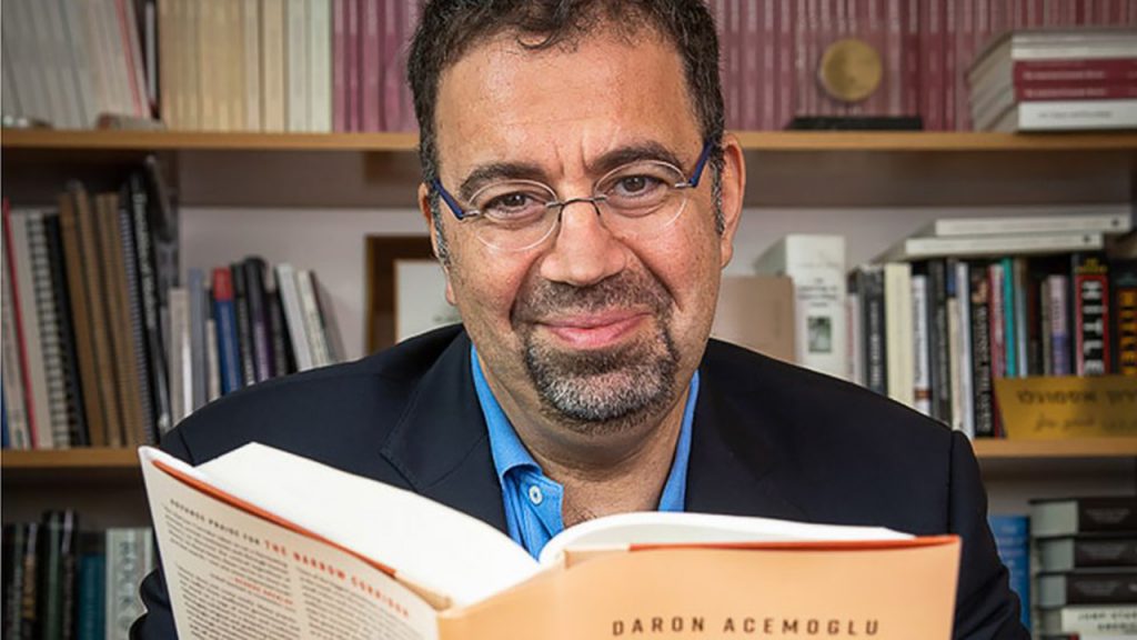 Lecciones sobre las crisis del sistema económico junto Daron Acemoglu