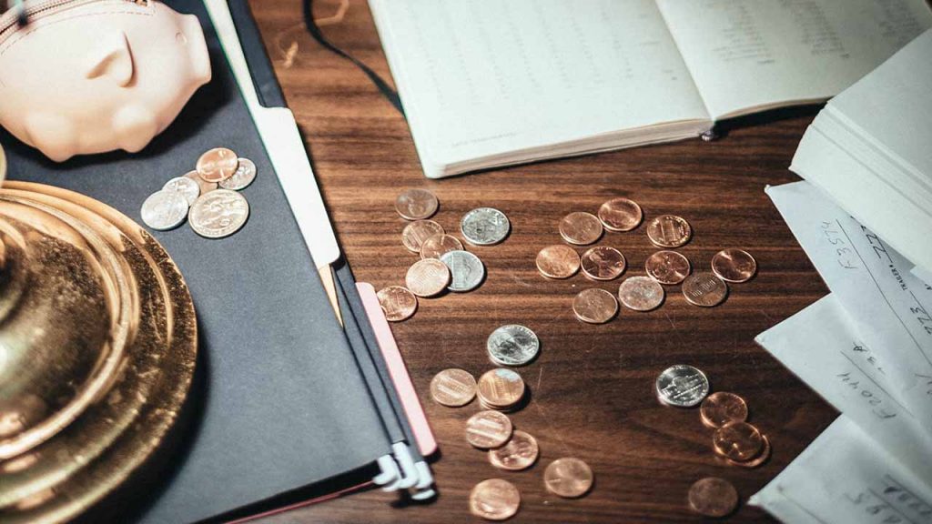 Los economistas afirman que hay que centrarse en la deuda a largo plazo